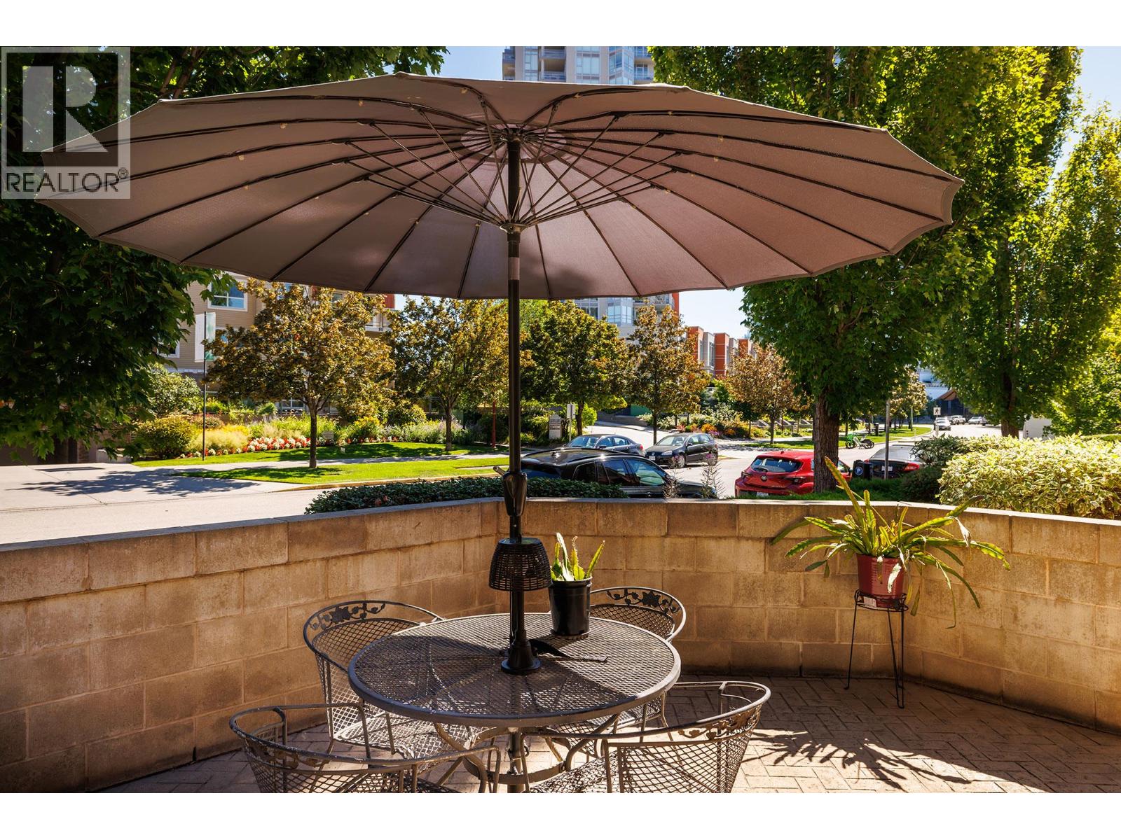 102 1128 Sunset Drive, Kelowna