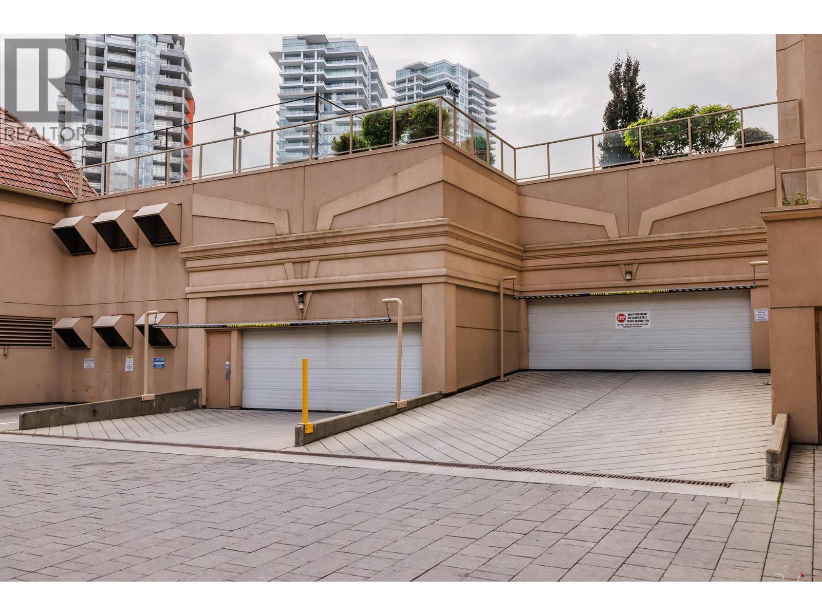 102 1128 Sunset Drive, Kelowna