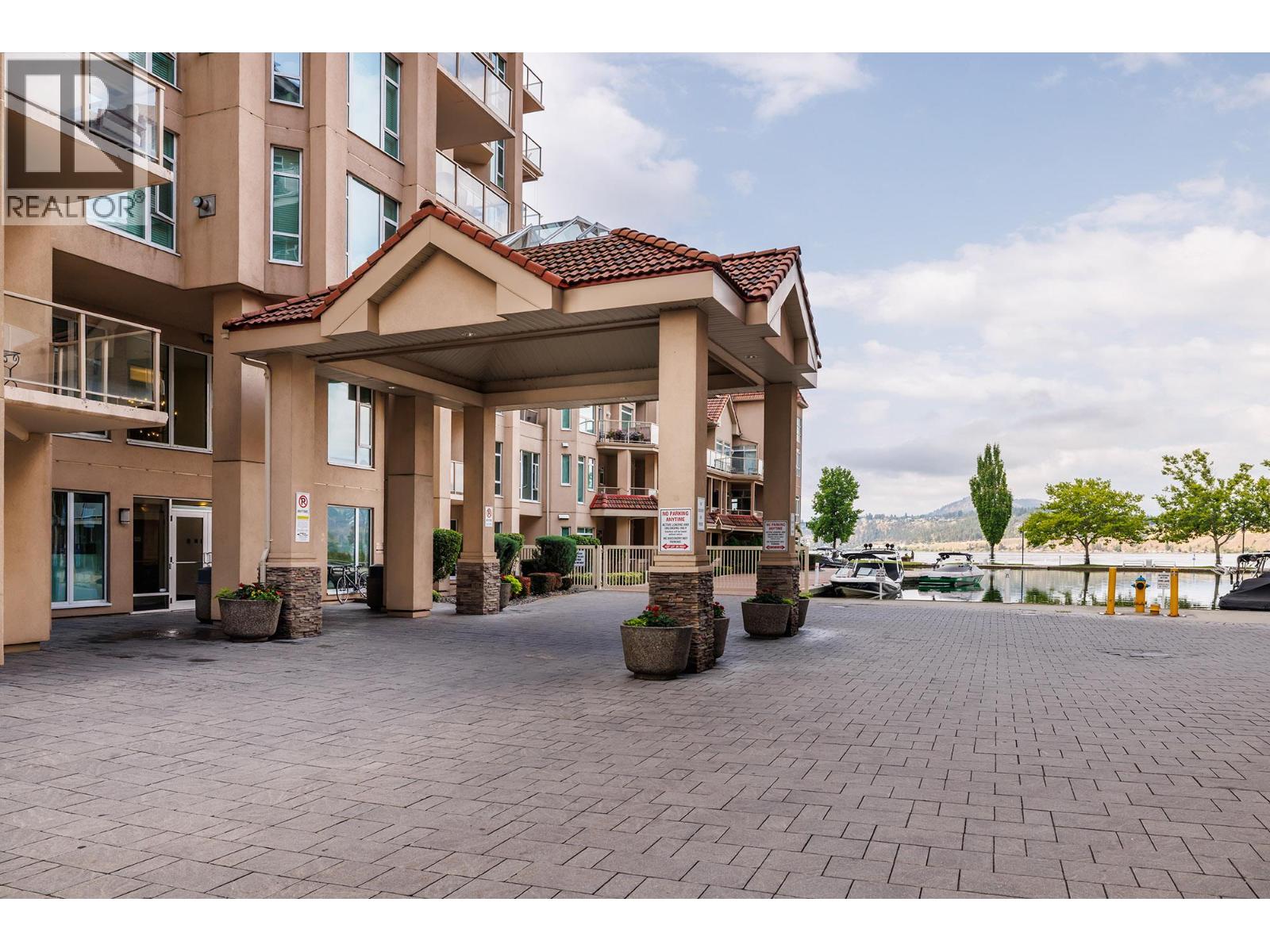 102 1128 Sunset Drive, Kelowna