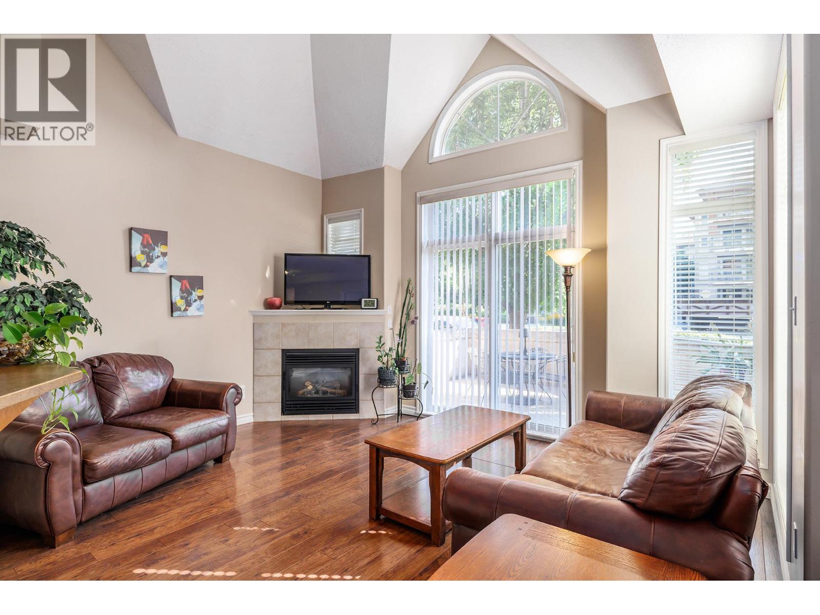 102 1128 Sunset Drive, Kelowna