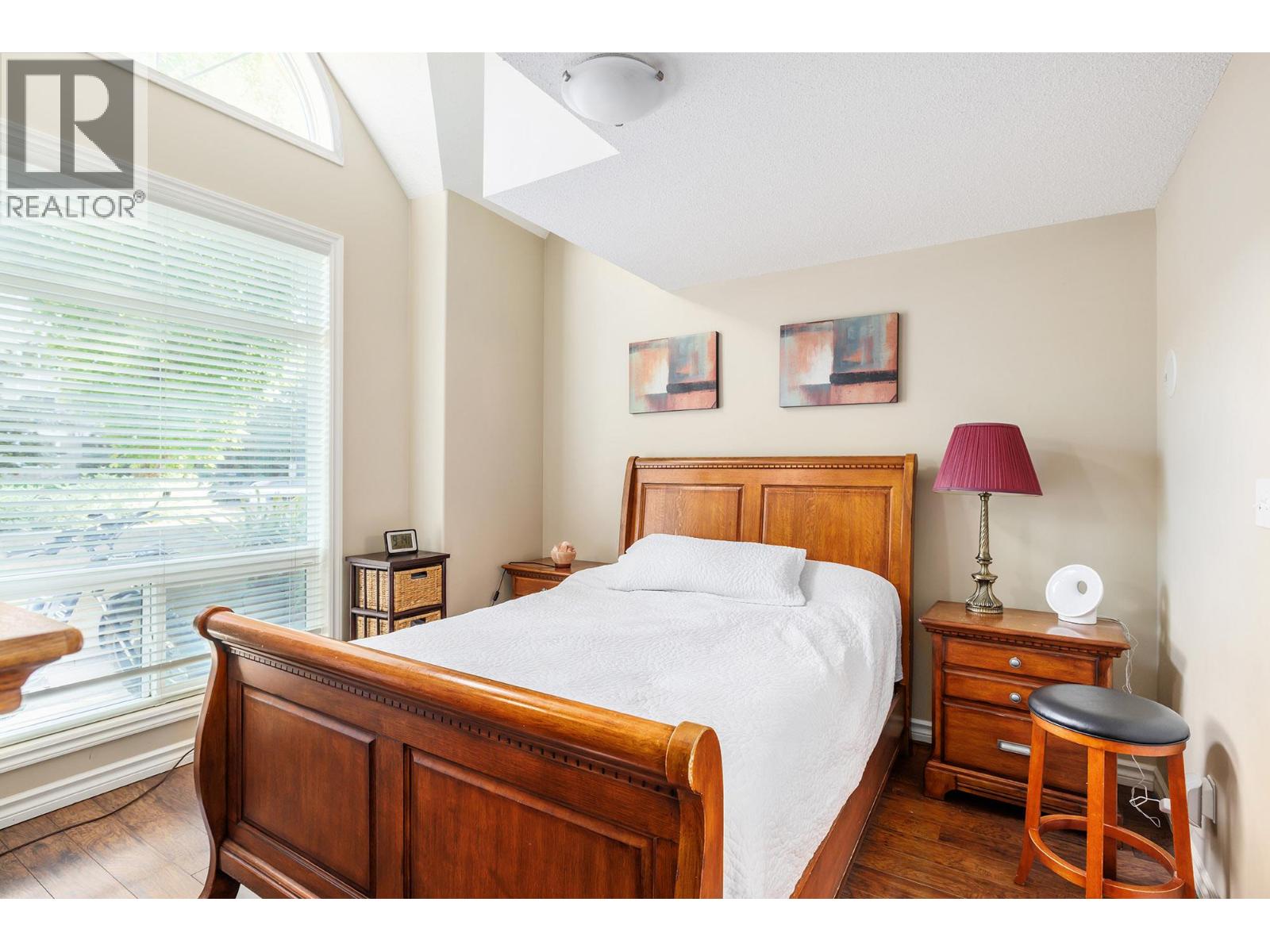 102 1128 Sunset Drive, Kelowna
