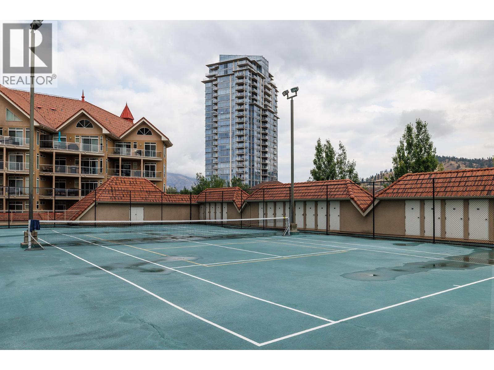 102 1128 Sunset Drive, Kelowna