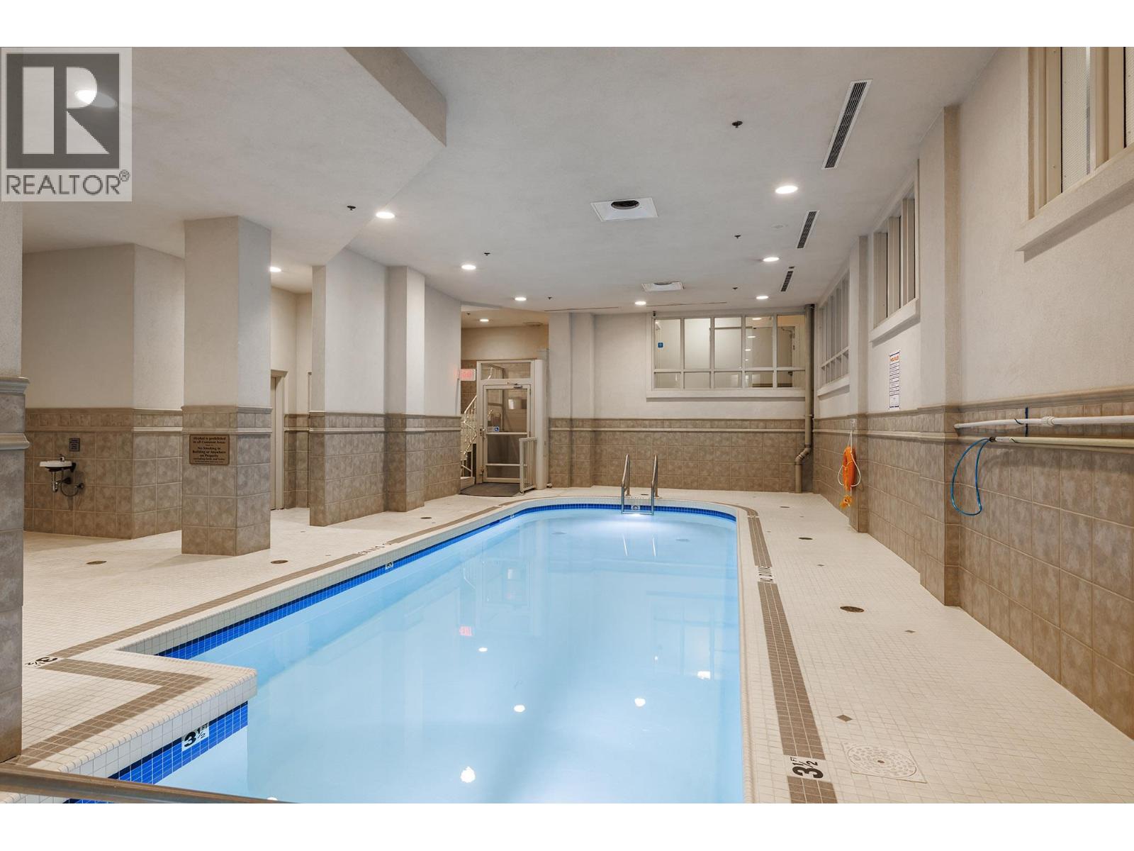 102 1128 Sunset Drive, Kelowna