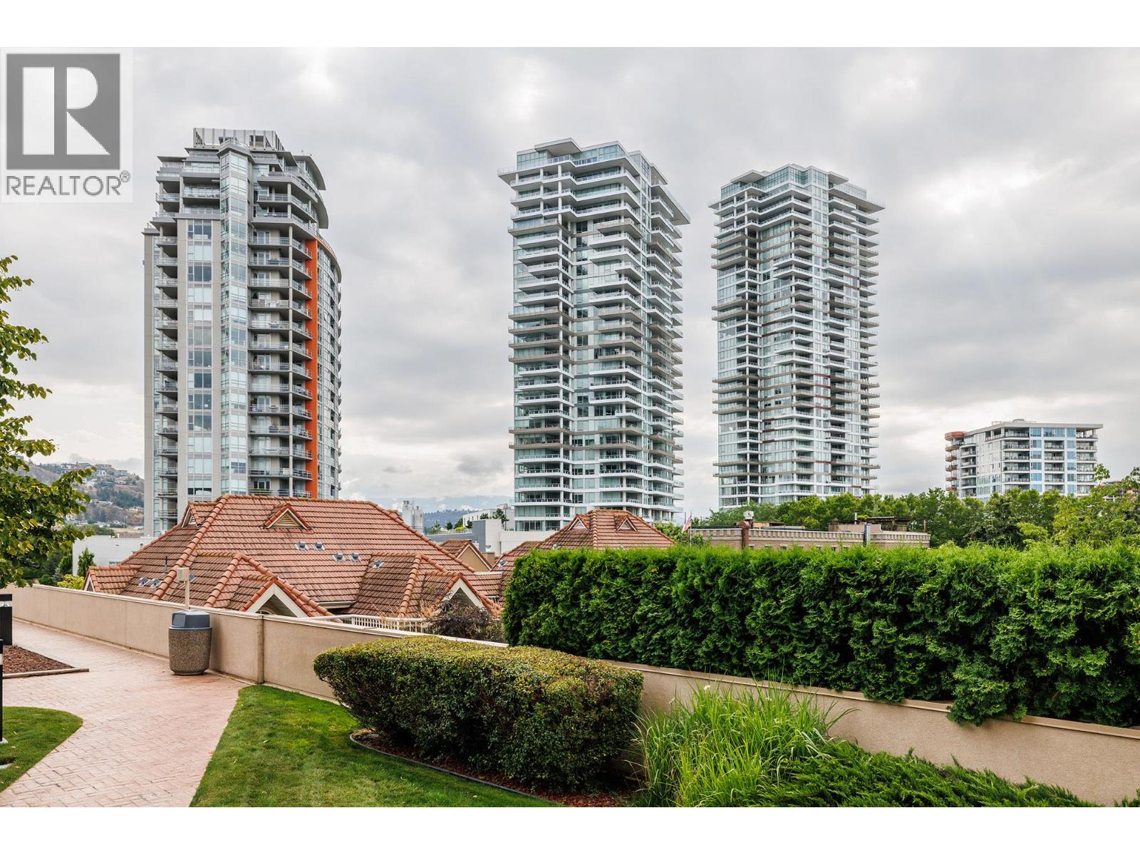 102 1128 Sunset Drive, Kelowna
