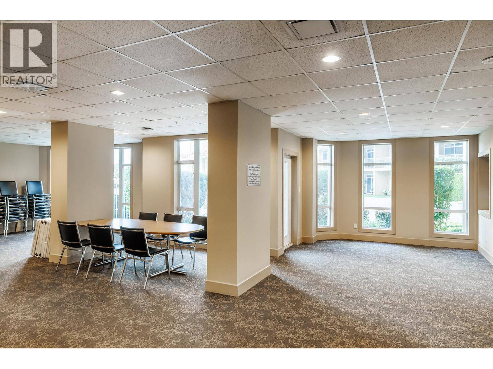 102 1128 Sunset Drive, Kelowna