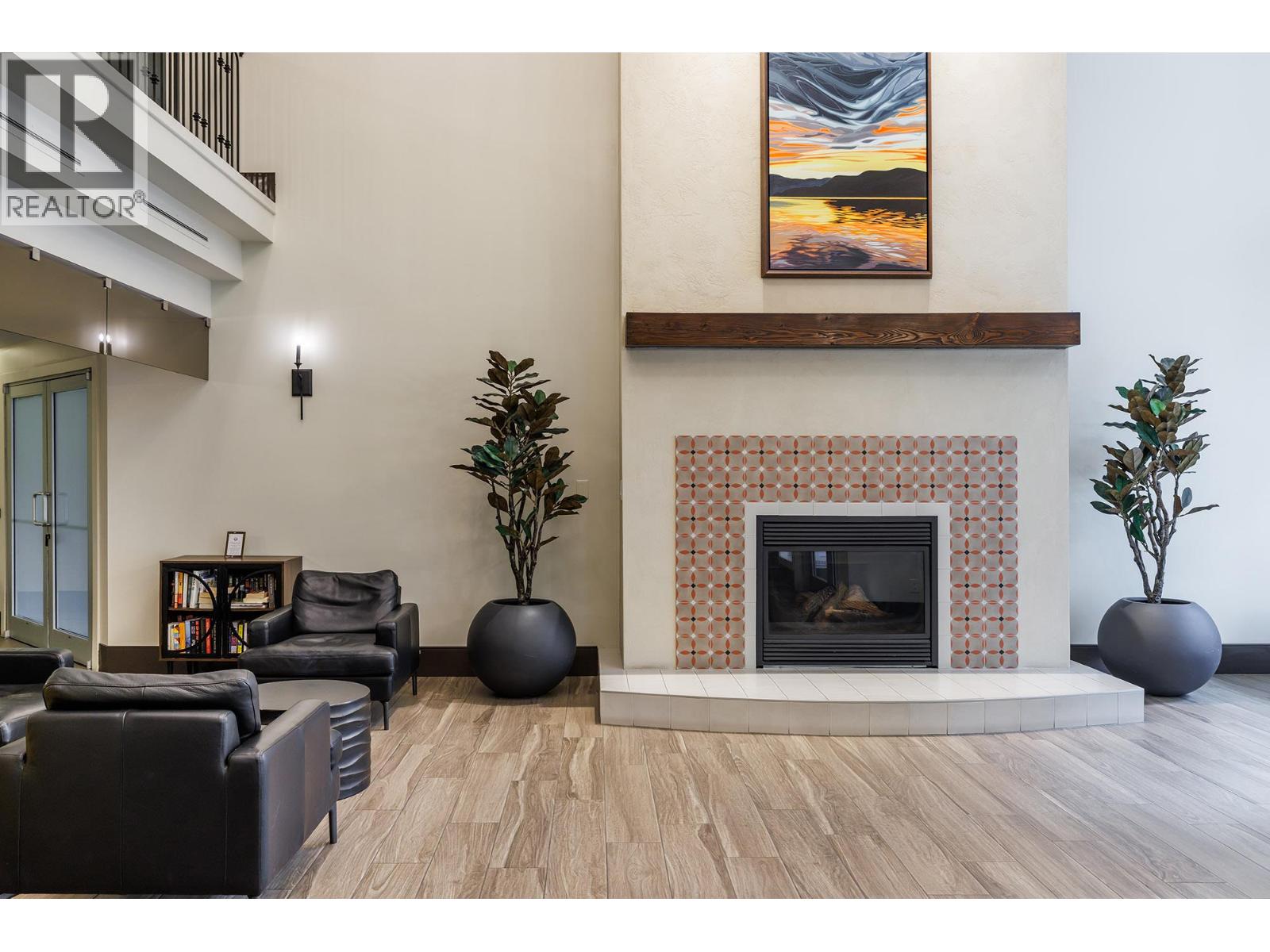 102 1128 Sunset Drive, Kelowna