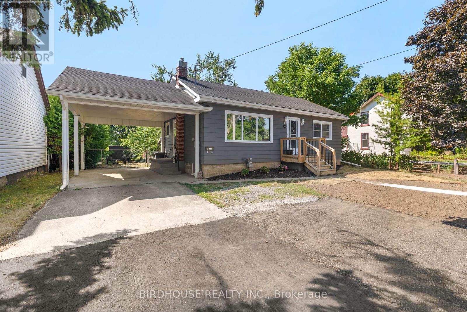 Photo 2 of 103 King Street, Kawartha Lakes ON