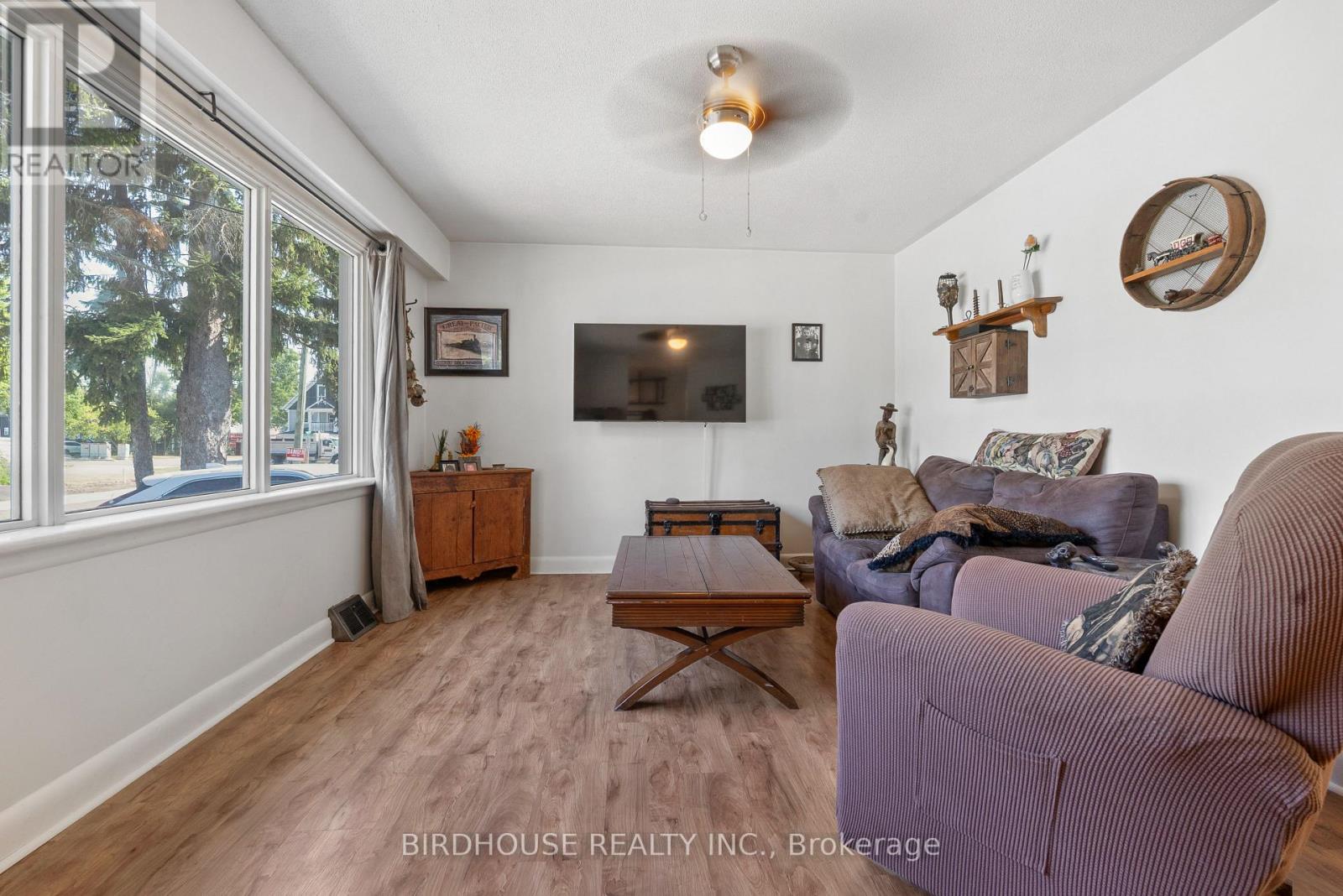 Photo 3 of 103 King Street, Kawartha Lakes ON