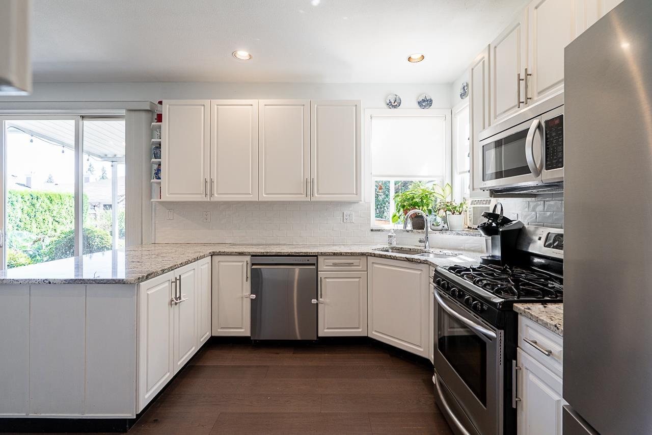 Photo 8 of 6830 183 Street, Surrey BC