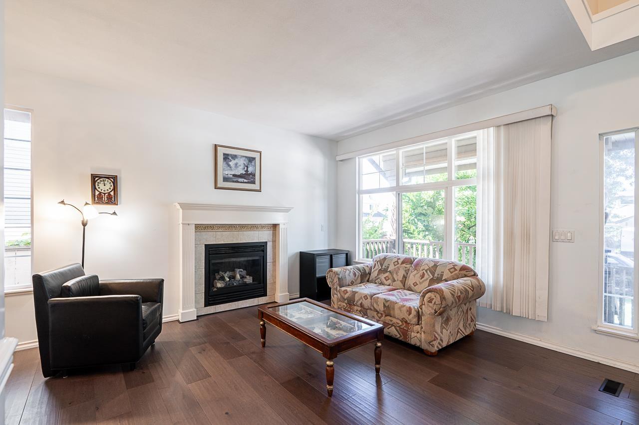Photo 4 of 6830 183 Street, Surrey BC