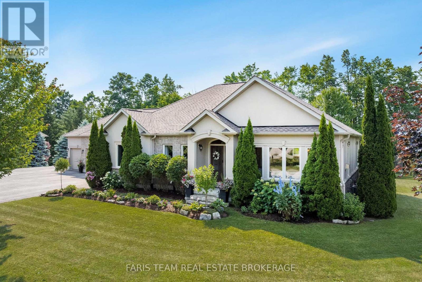 Photo 25 of 64 Red Oak Crescent, Oromedonte ON