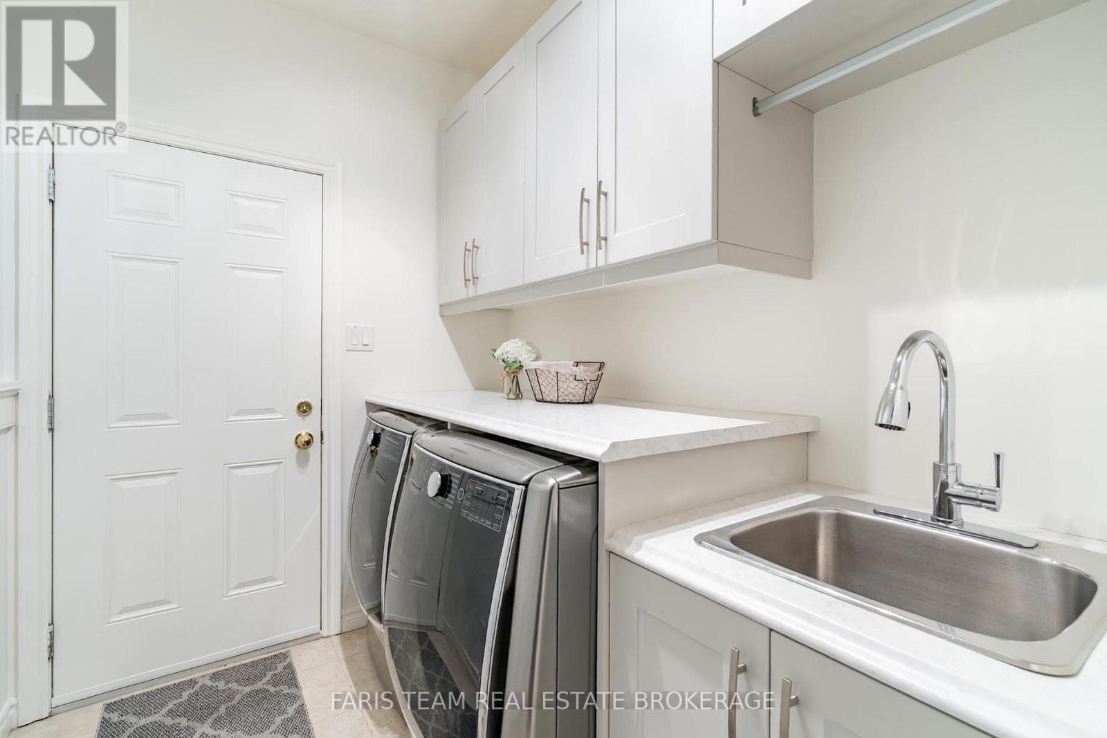 Photo 16 of 64 Red Oak Crescent, Oromedonte ON