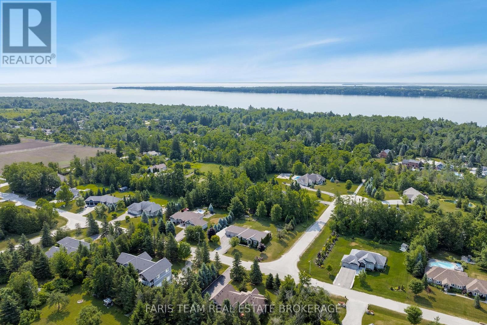 Photo 33 of 64 Red Oak Crescent, Oromedonte ON