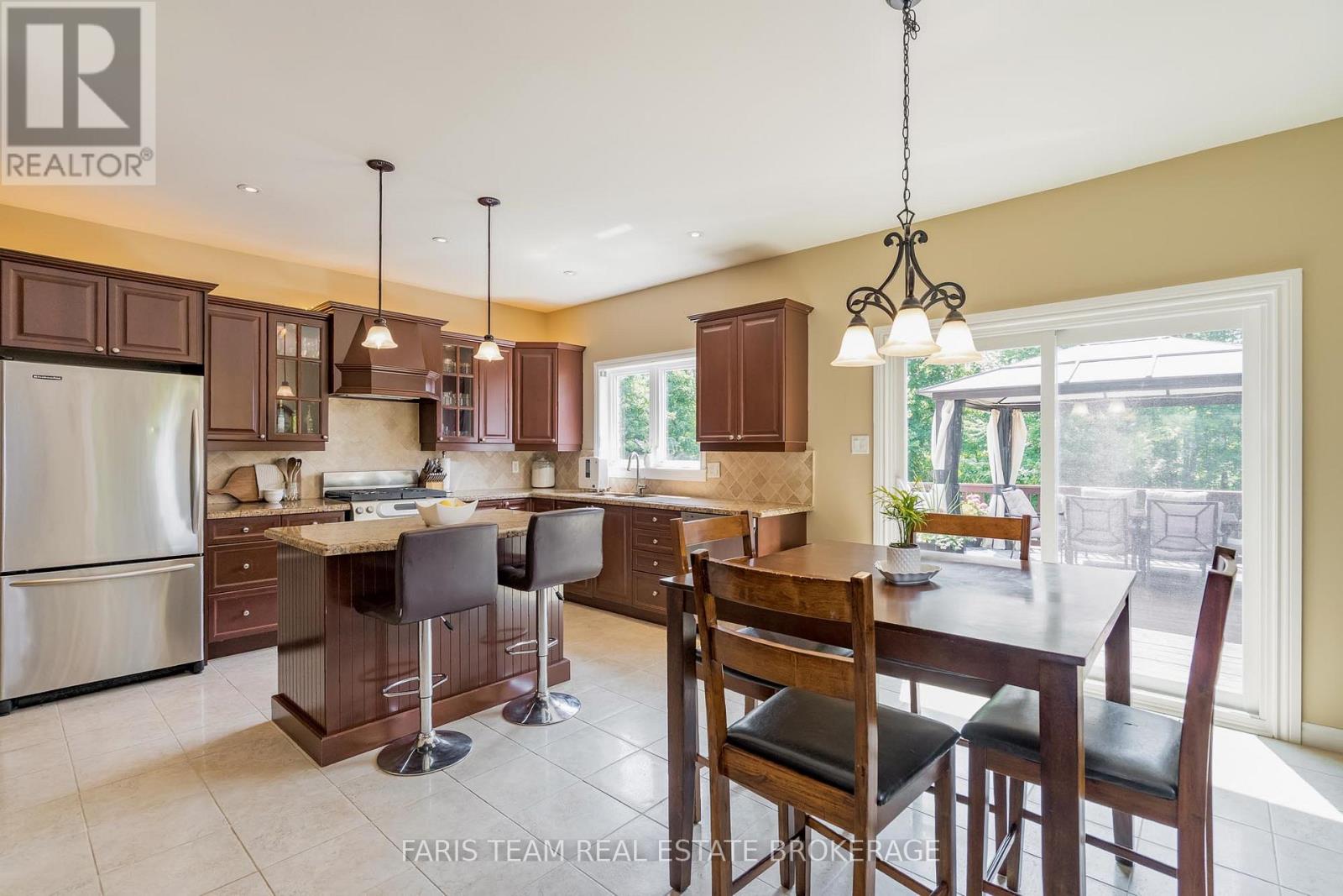 Photo 26 of 64 Red Oak Crescent, Oromedonte ON