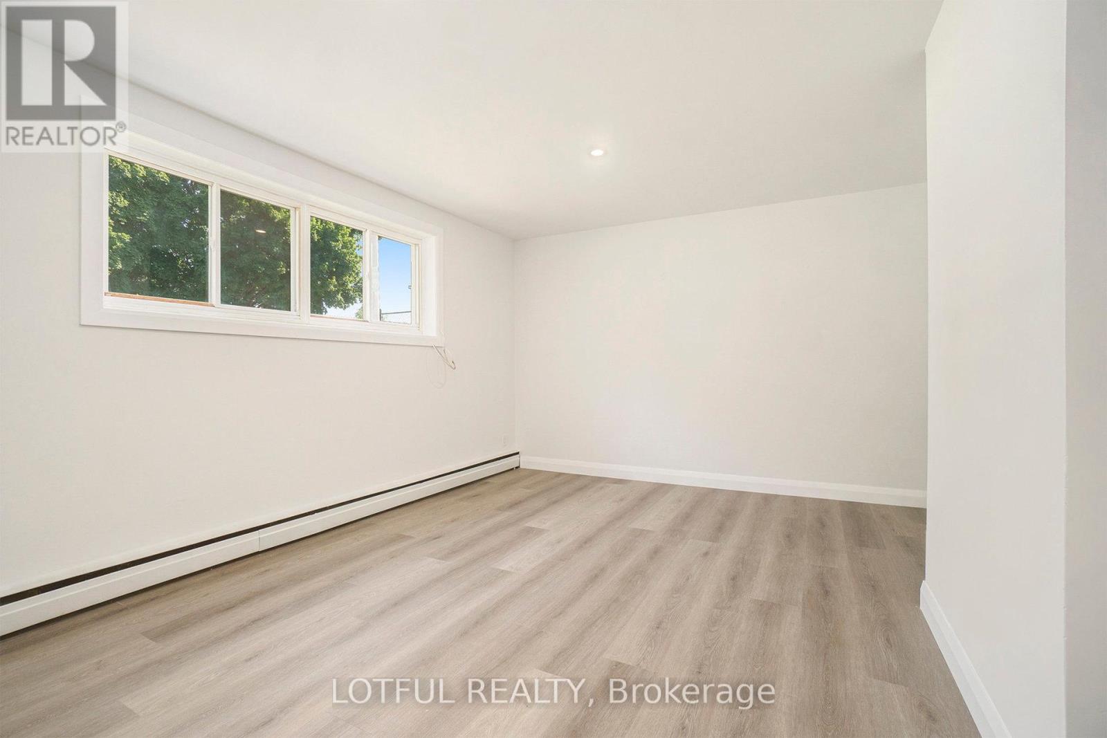 Photo 11 of 1 484 Queen Mary Street, Ottawa ON