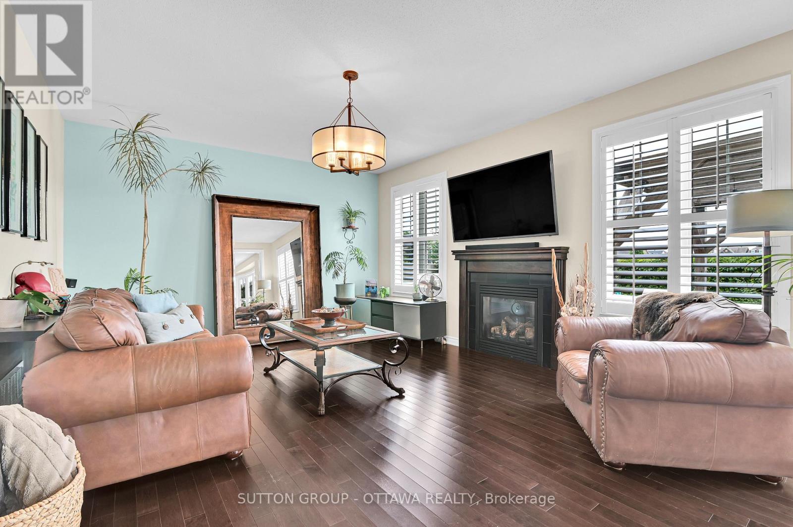 Photo 5 of 209 Dutchmans Way, Ottawa ON