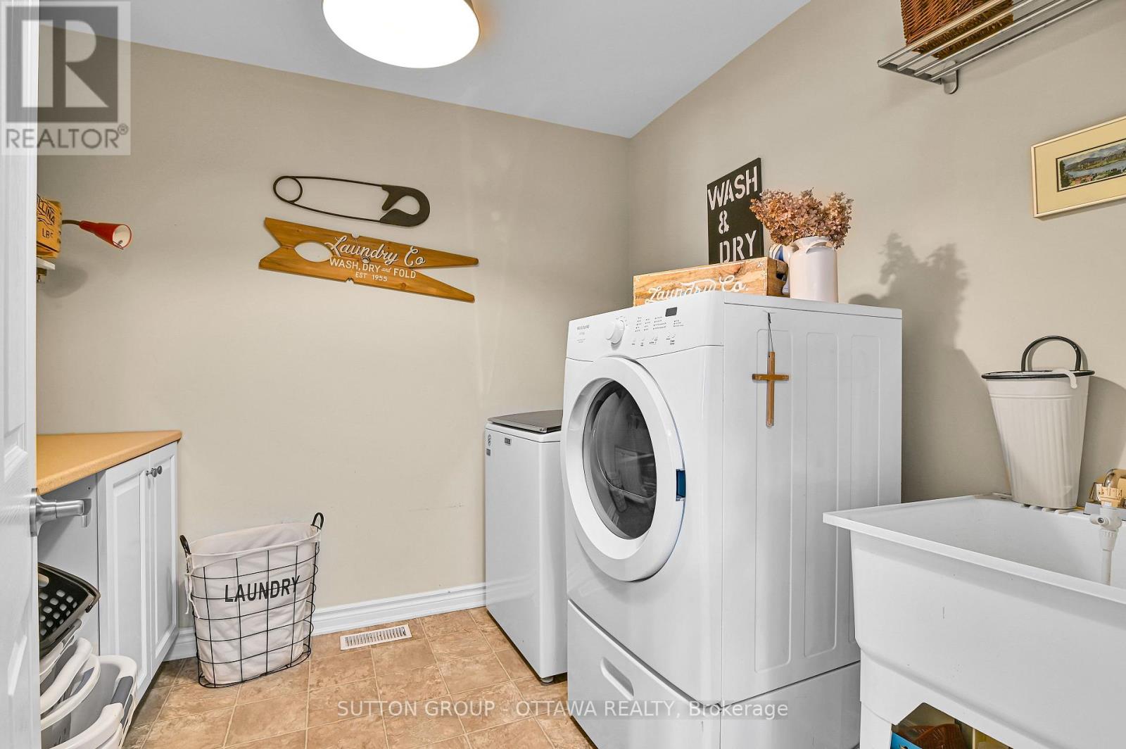 Photo 1 of 209 Dutchmans Way, Ottawa ON