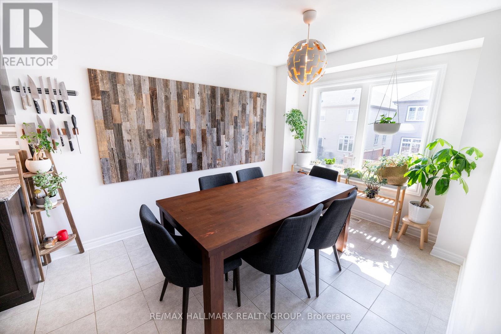 Photo 12 of 106 Gelderland Private, Ottawa ON