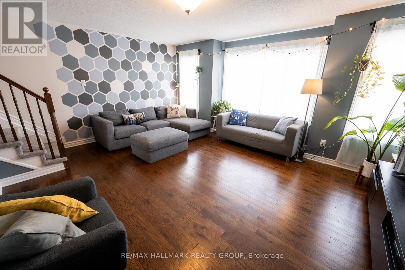 Photo 17 of 106 Gelderland Private, Ottawa ON