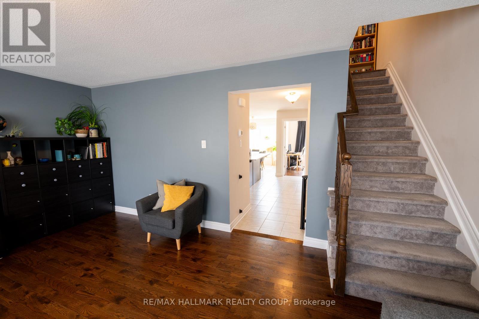 Photo 19 of 106 Gelderland Private, Ottawa ON