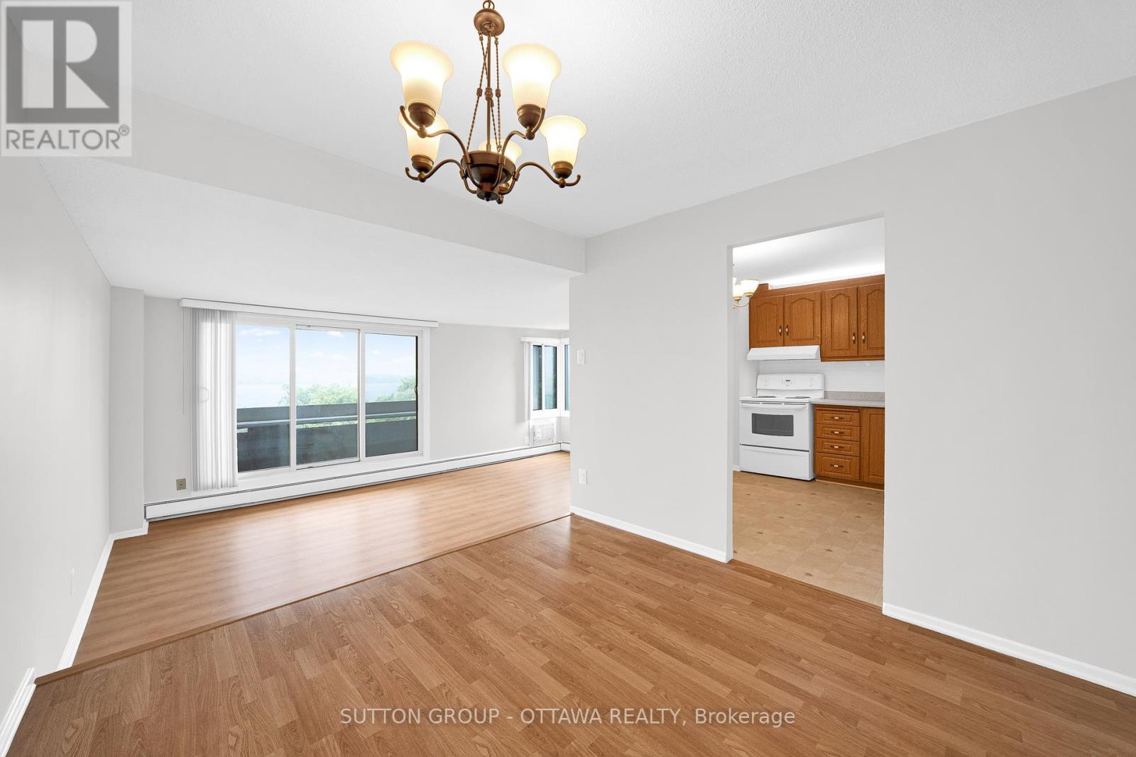 Photo 11 of 711 1171 Ambleside Drive, Ottawa ON