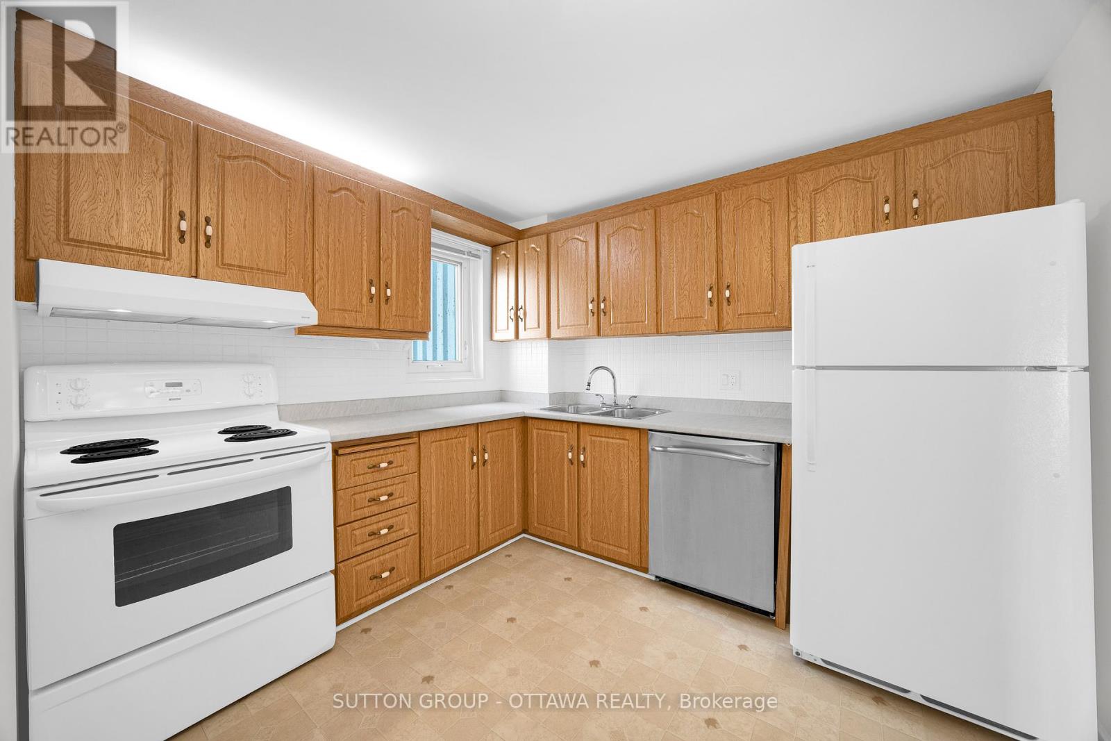 Photo 22 of 711 1171 Ambleside Drive, Ottawa ON