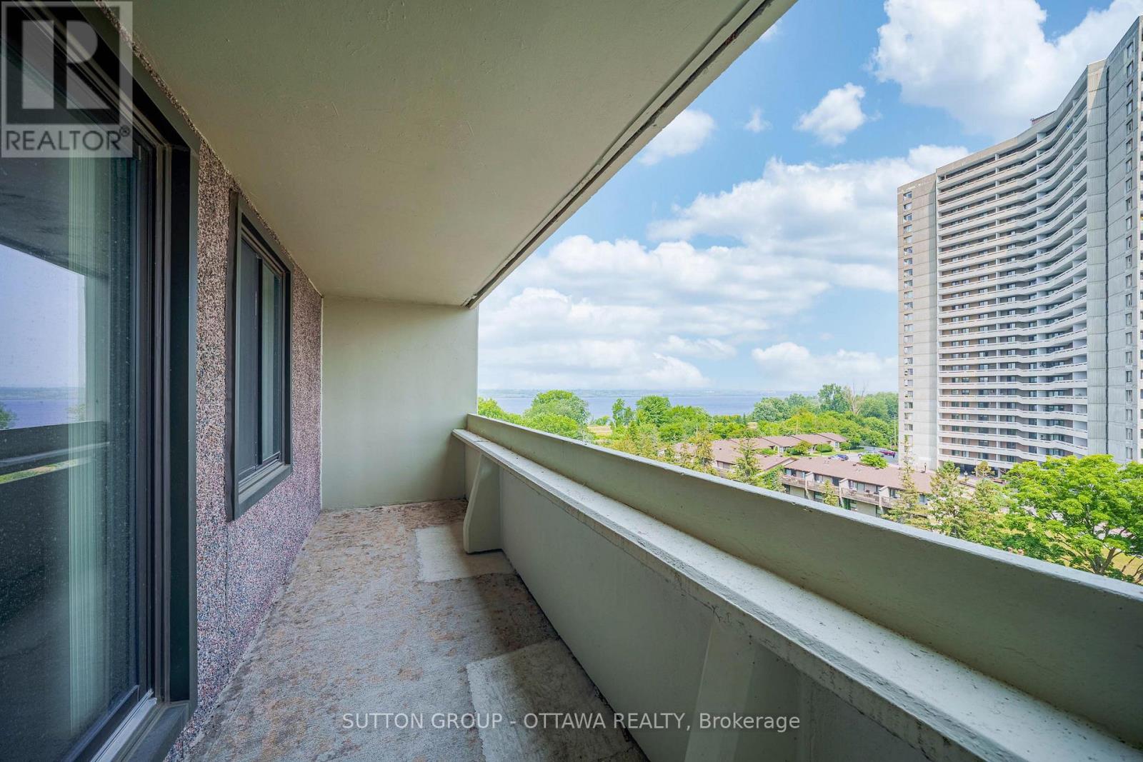 Photo 26 of 711 1171 Ambleside Drive, Ottawa ON