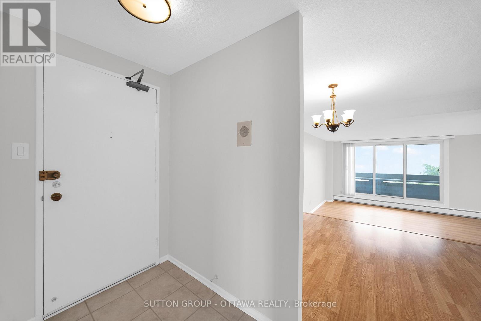 Photo 8 of 711 1171 Ambleside Drive, Ottawa ON