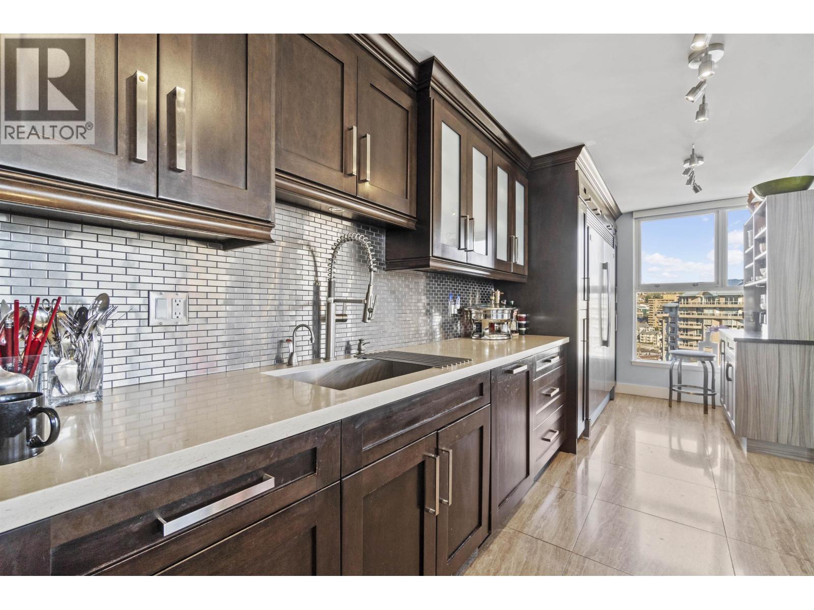 Photo 9 of 1901 1250 Quayside Drive, New Westminster BC
