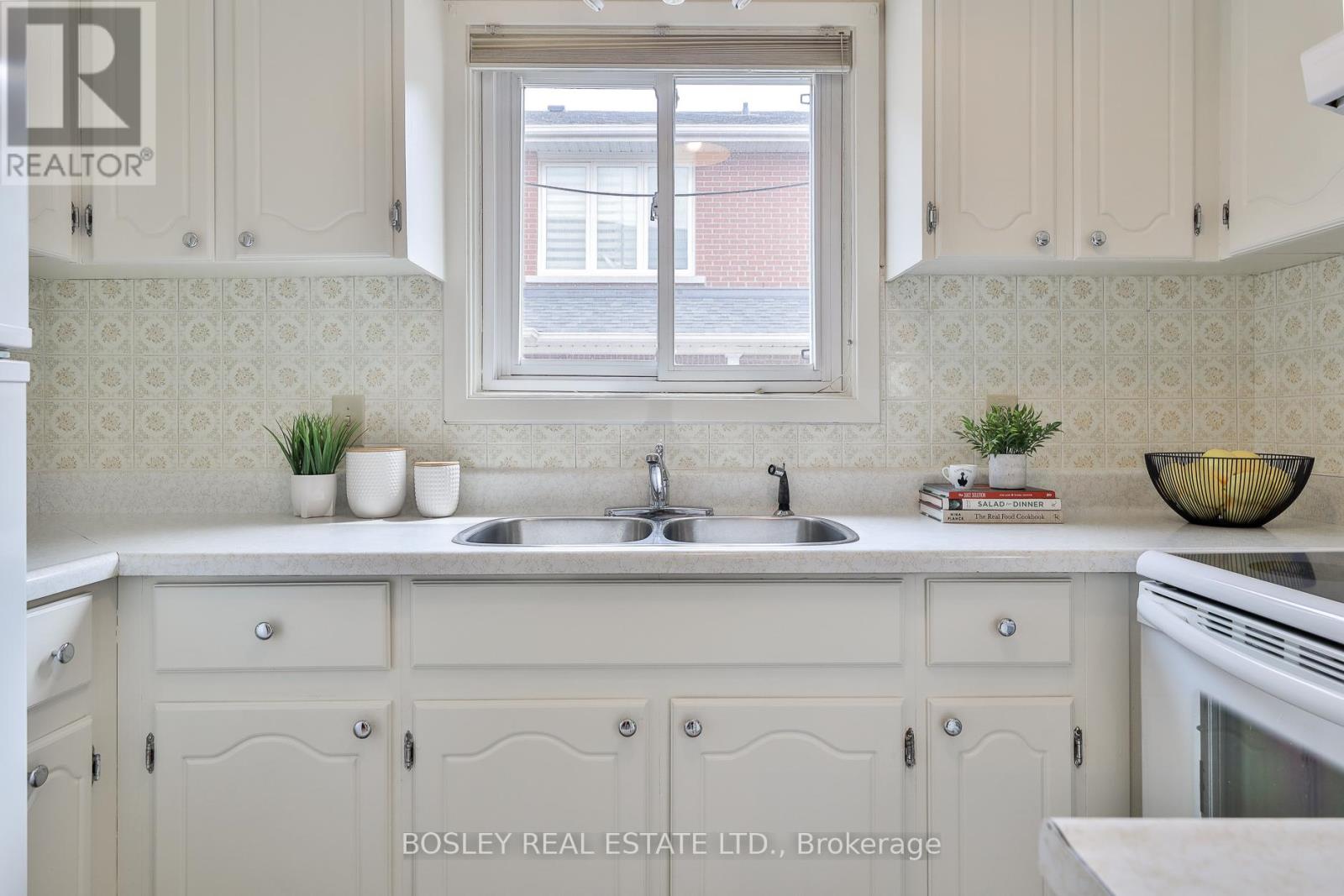 Photo 19 of 15 Cremorne Avenue, Toronto ON