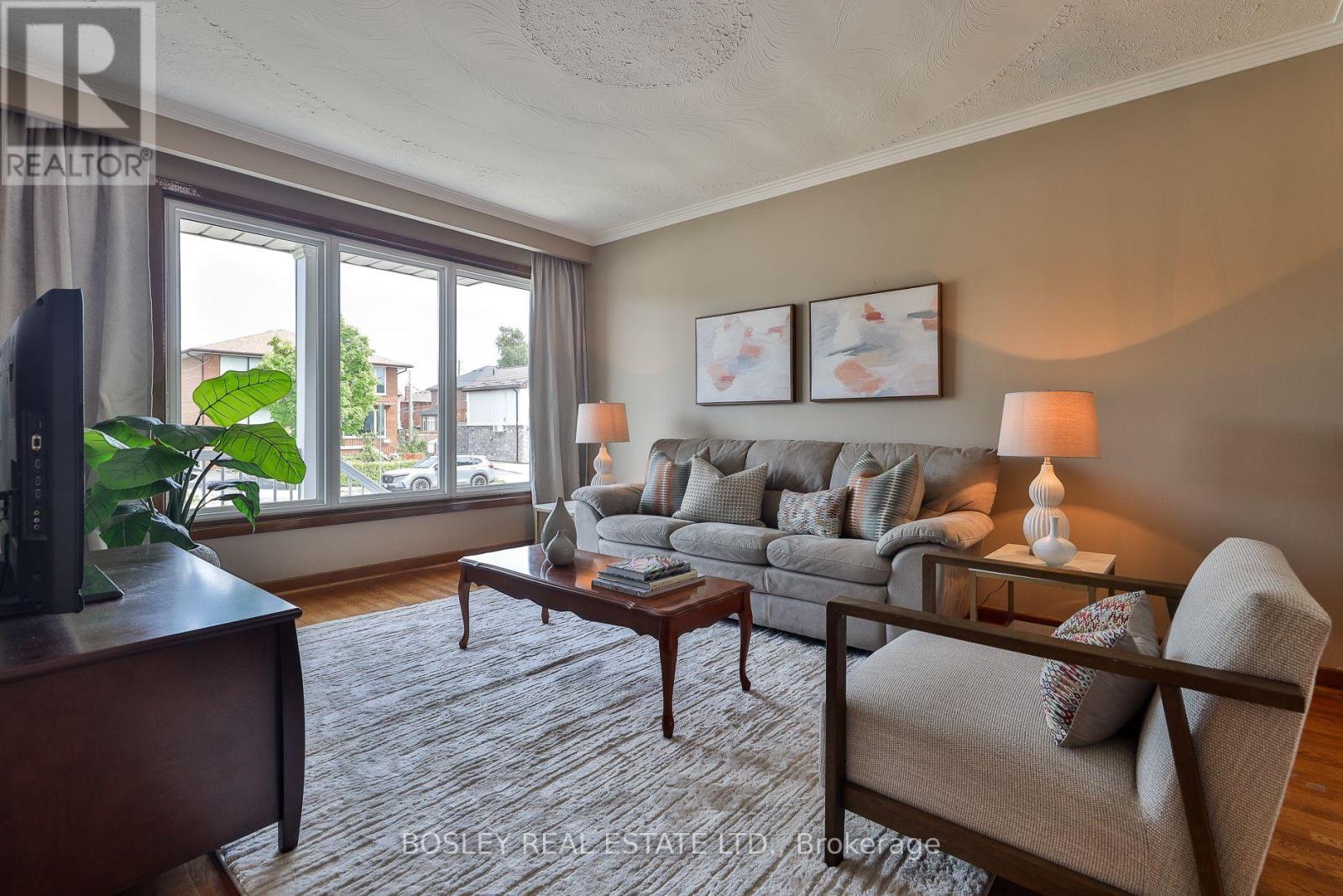 Photo 41 of 15 Cremorne Avenue, Toronto ON