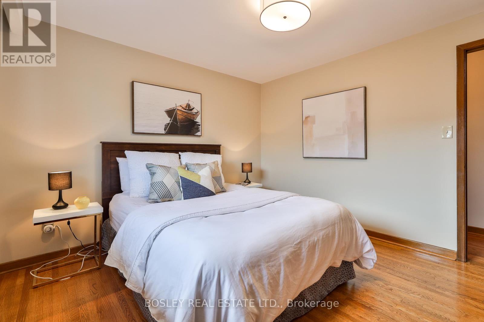Photo 34 of 15 Cremorne Avenue, Toronto ON