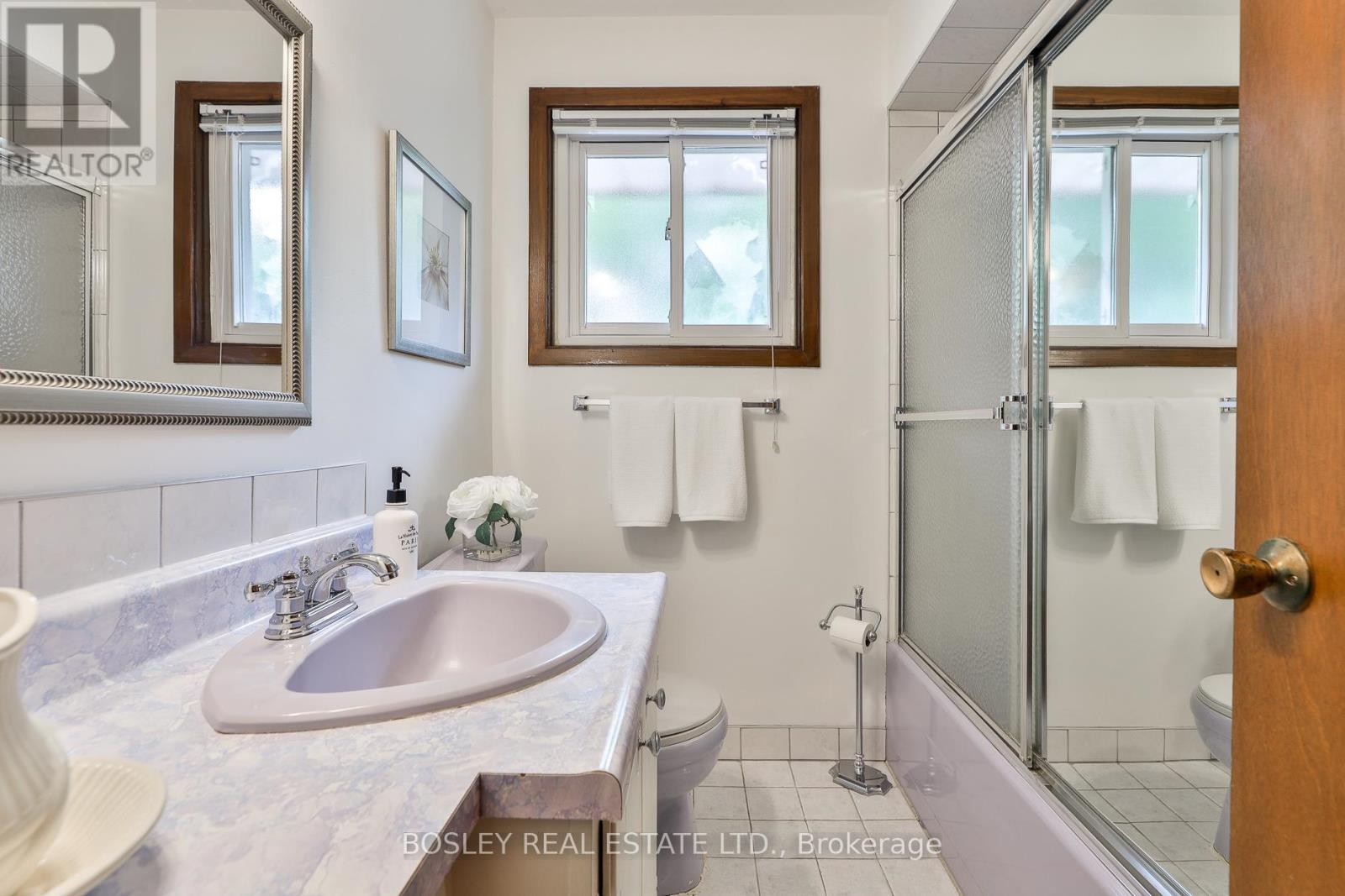 Photo 3 of 15 Cremorne Avenue, Toronto ON