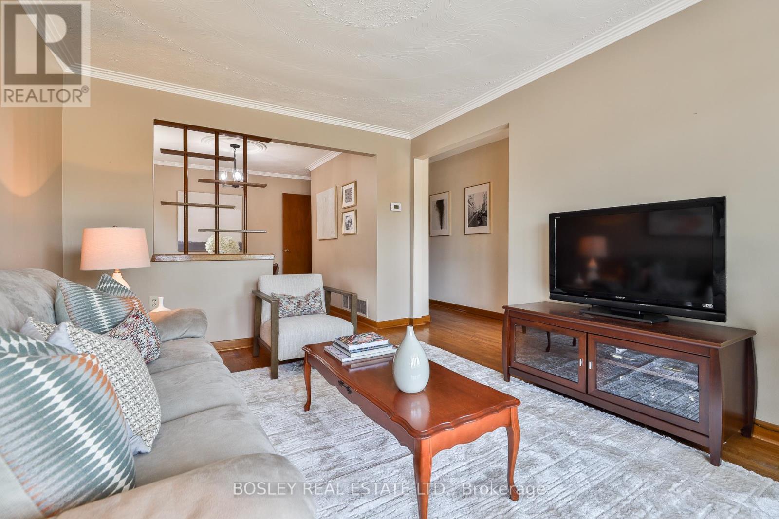Photo 1 of 15 Cremorne Avenue, Toronto ON