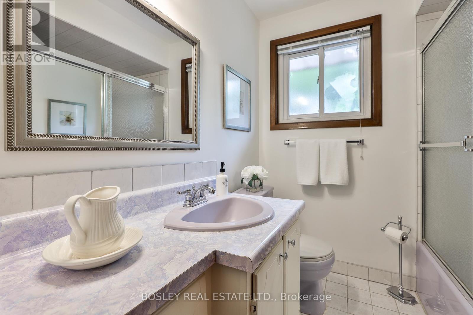 Photo 26 of 15 Cremorne Avenue, Toronto ON