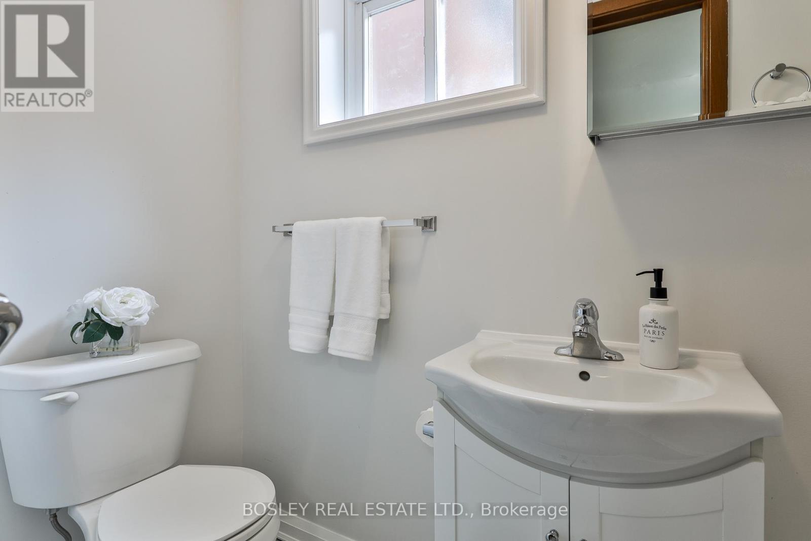 Photo 18 of 15 Cremorne Avenue, Toronto ON