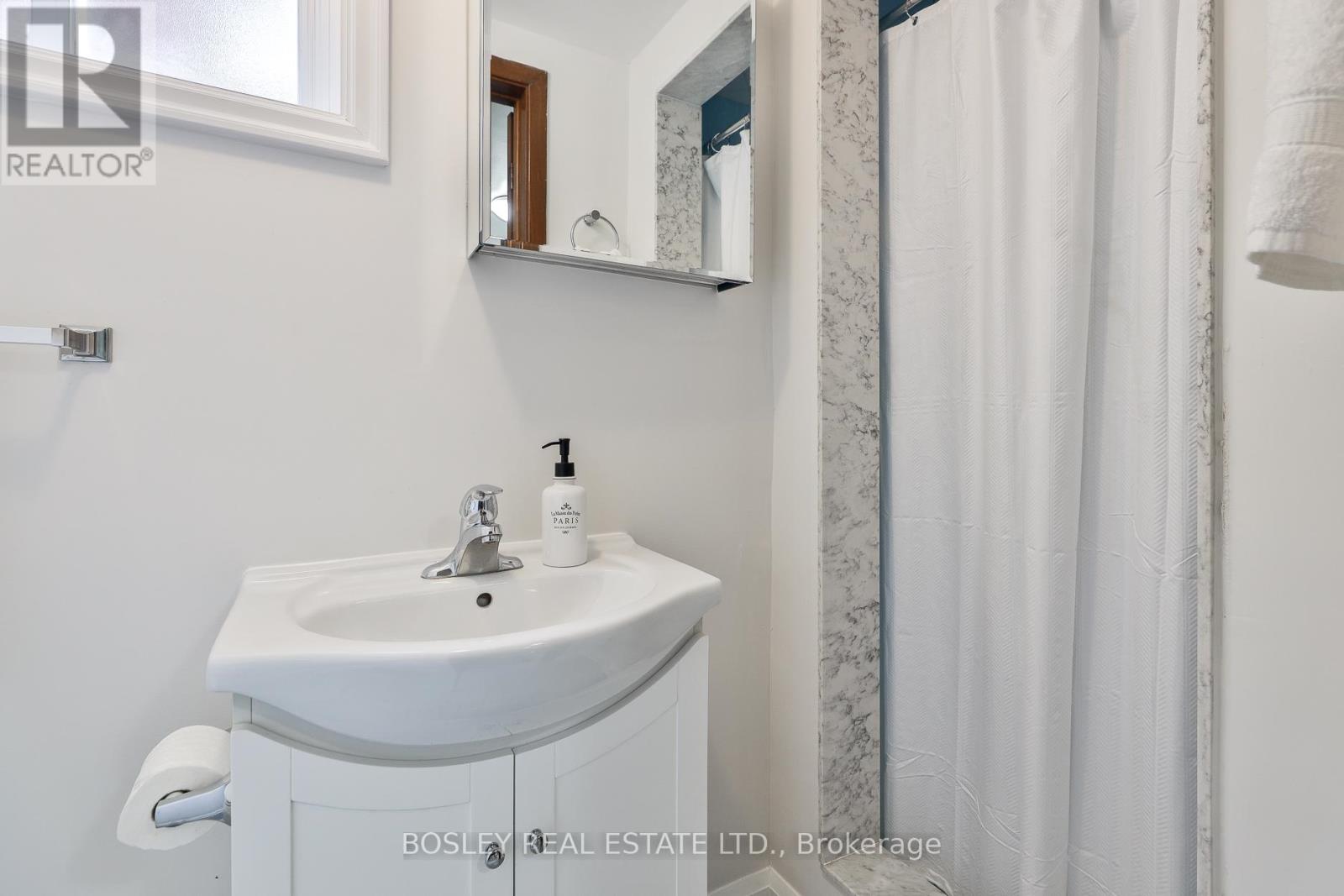 Photo 8 of 15 Cremorne Avenue, Toronto ON