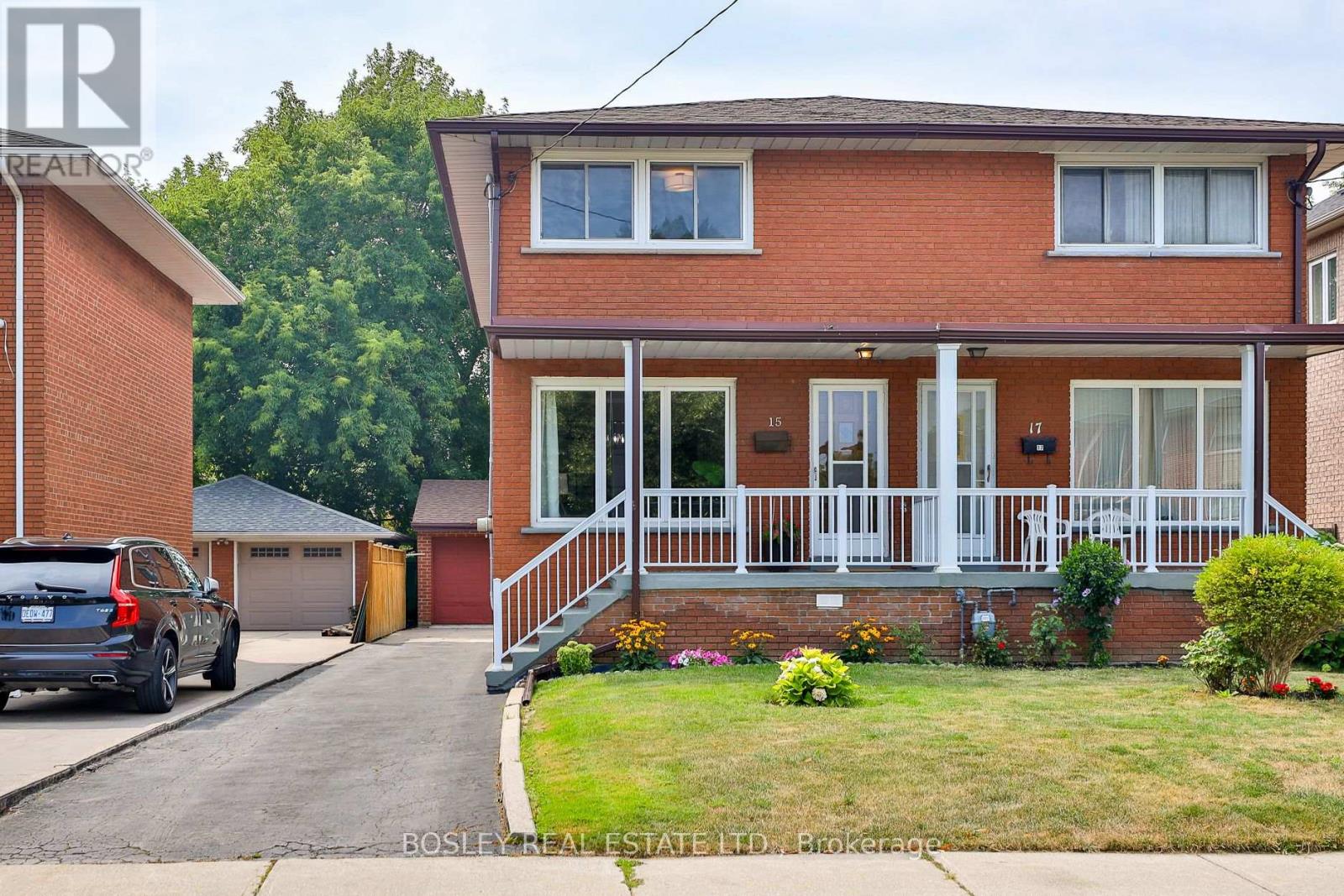 Photo 31 of 15 Cremorne Avenue, Toronto ON