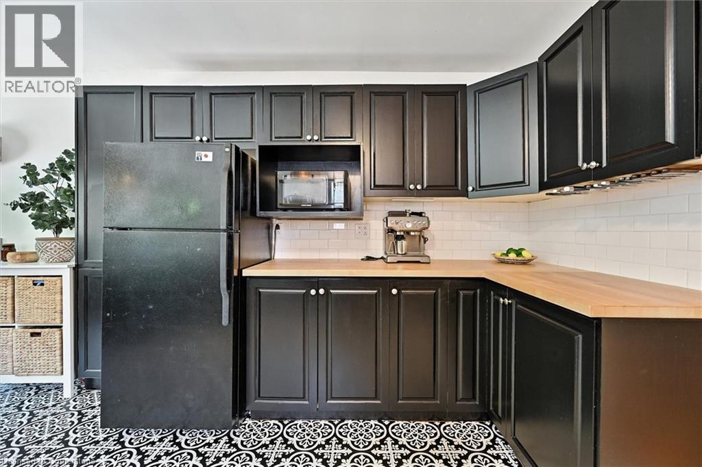 Photo 15 of 94 Royal Avenue, Hamilton ON