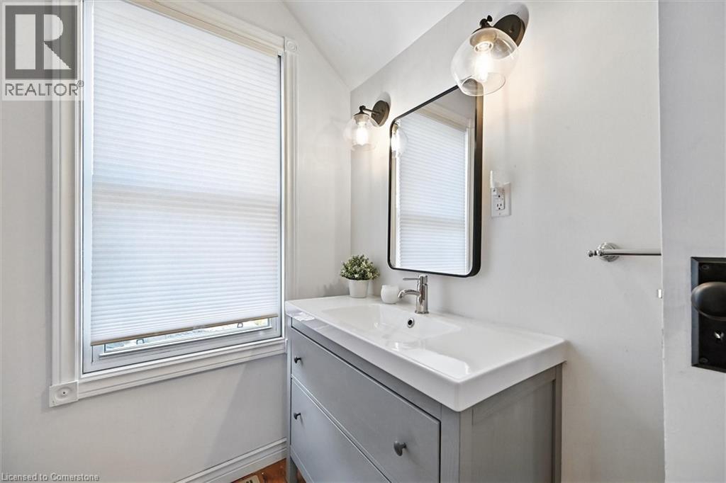 Photo 28 of 94 Royal Avenue, Hamilton ON