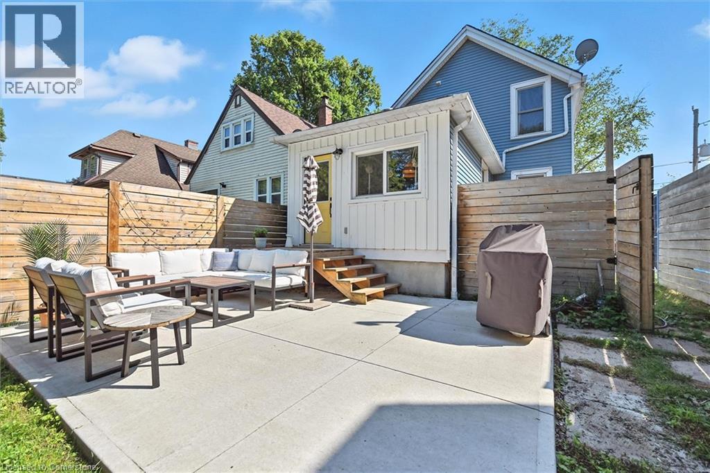 Photo 33 of 94 Royal Avenue, Hamilton ON