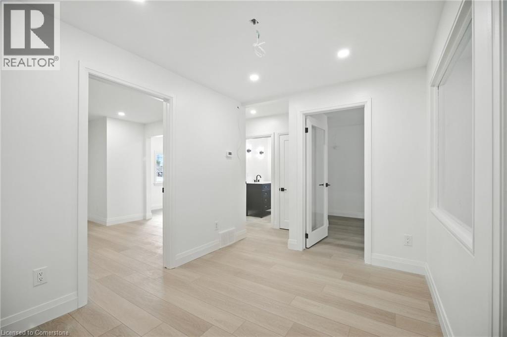 Photo 16 of 1583 Main Street E, Hamilton ON