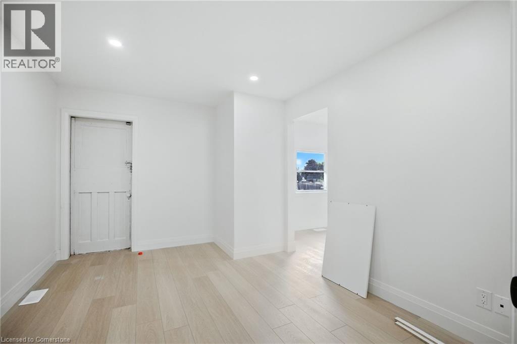 Photo 18 of 1583 Main Street E, Hamilton ON