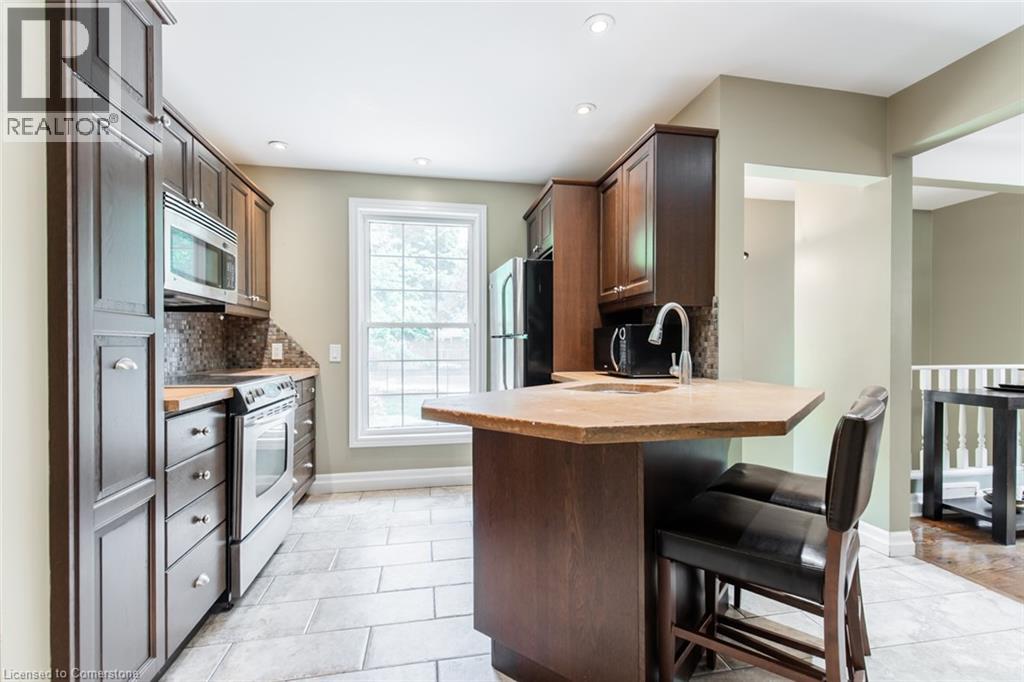 Photo 10 of 961 Shadeland Avenue, Burlington ON
