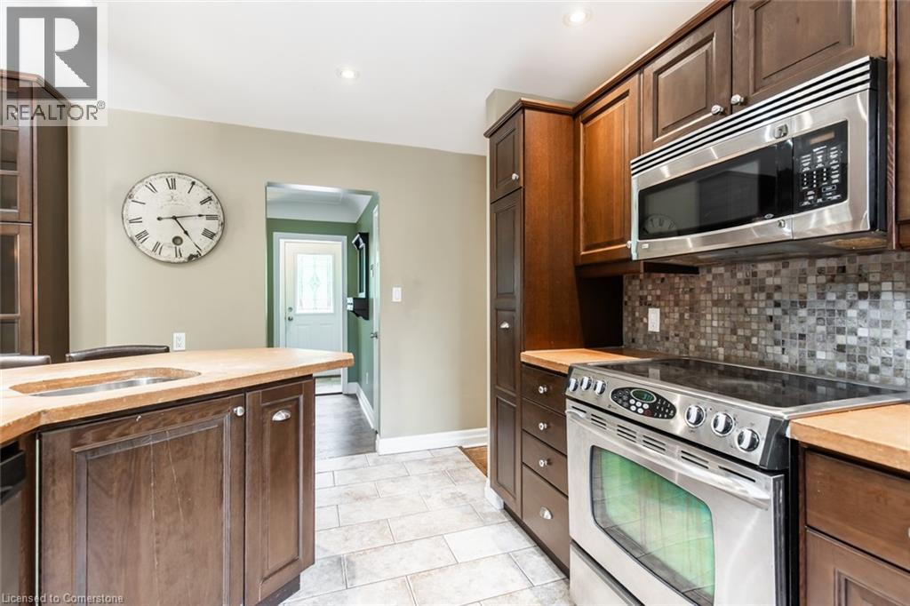 Photo 13 of 961 Shadeland Avenue, Burlington ON