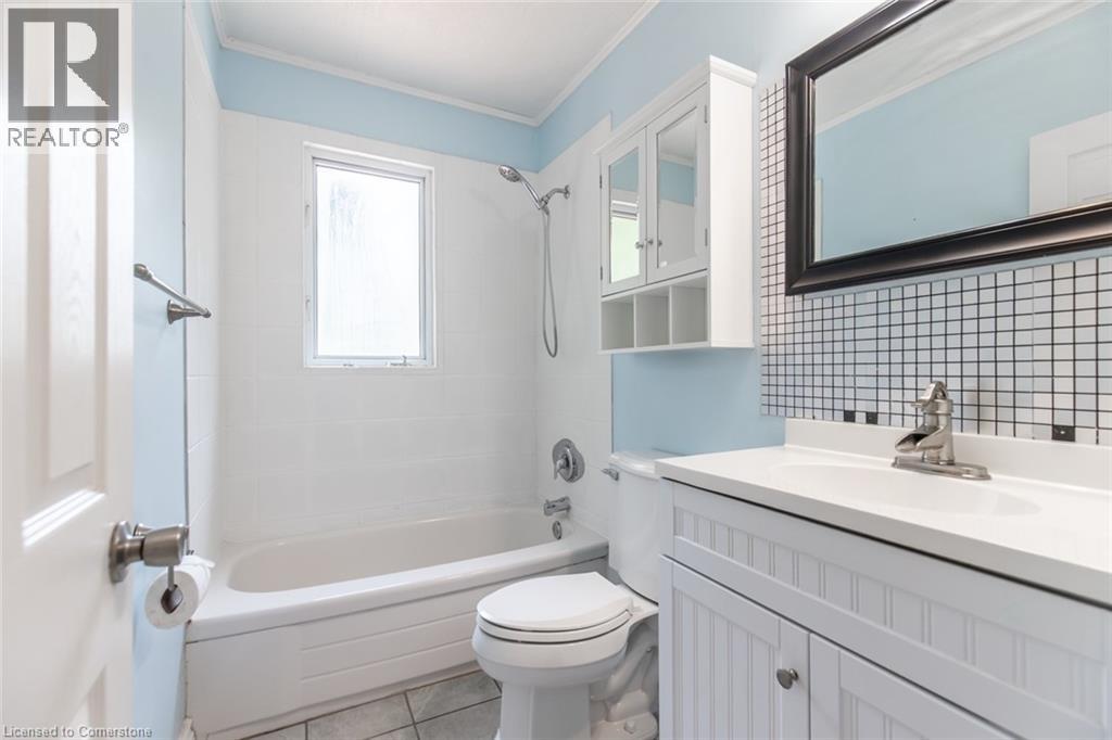 Photo 19 of 961 Shadeland Avenue, Burlington ON