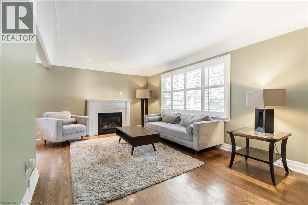 Photo 4 of 961 Shadeland Avenue, Burlington ON