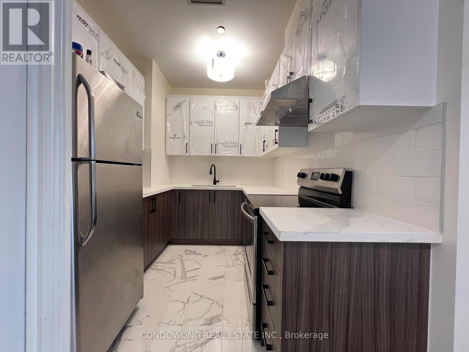 Photo 7 of 702 393 King Street W, Toronto ON