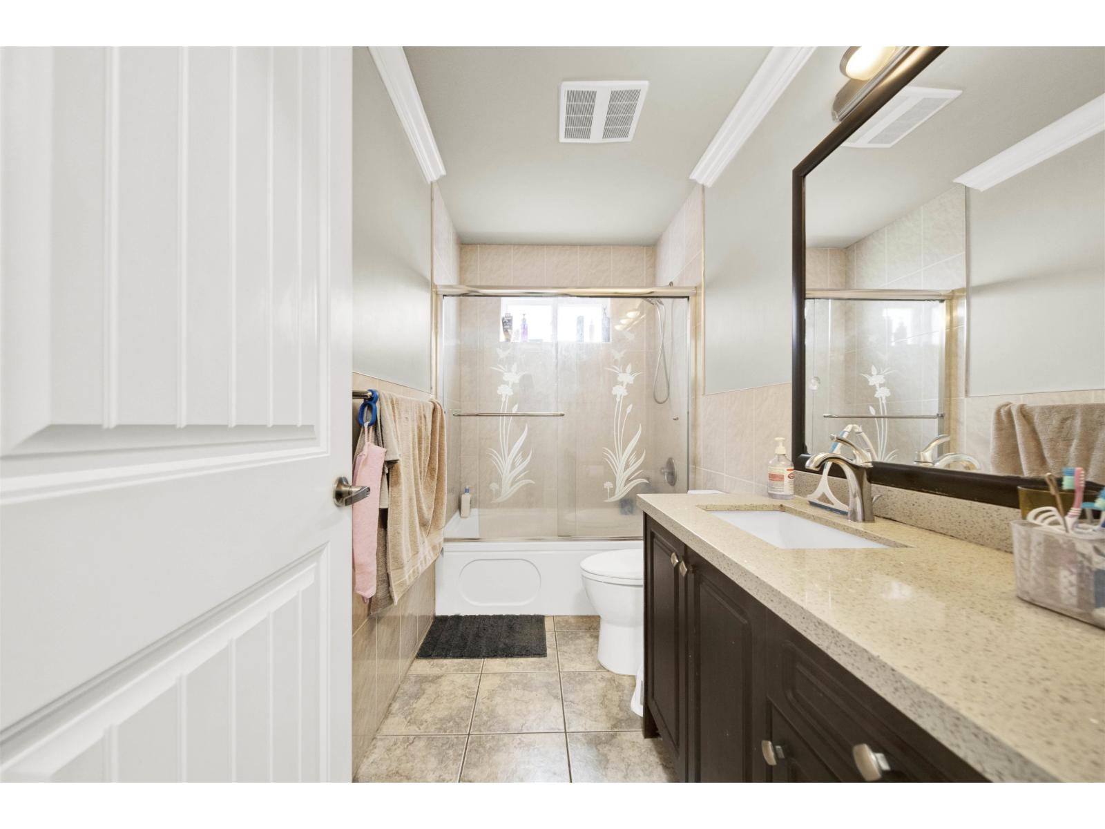 Photo 12 of 12855 107 A Avenue, Surrey BC