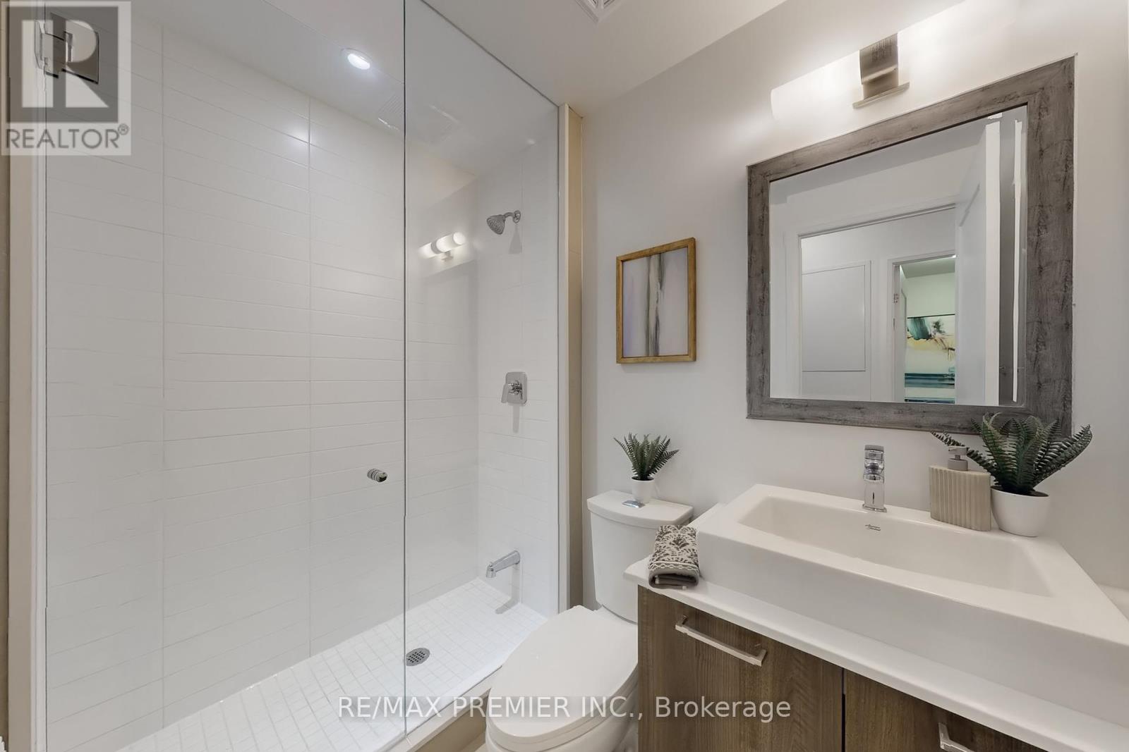 Photo 20 of 119 4800 Highway 7 Road, Vaughan ON